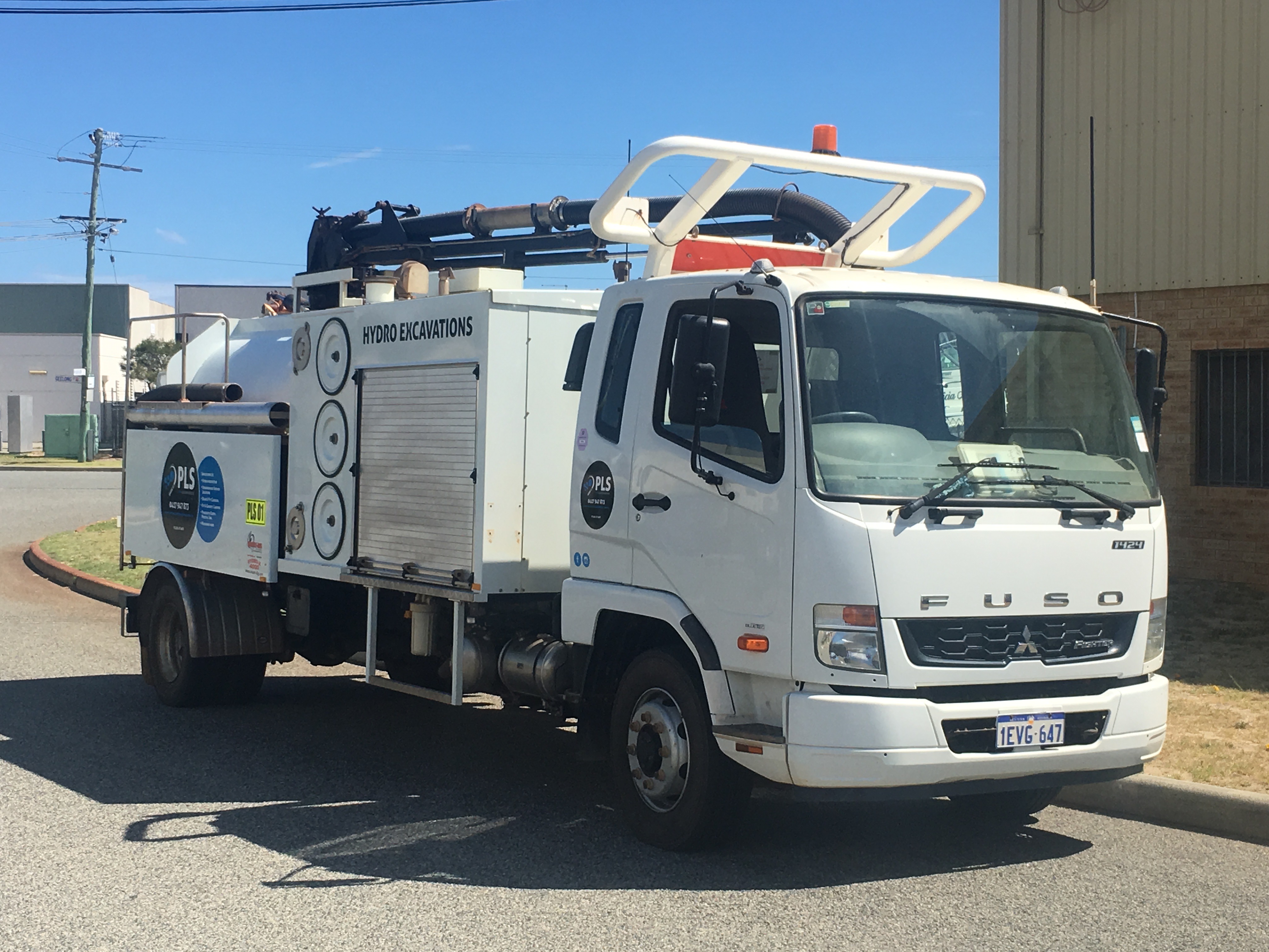 hydro excavation truck