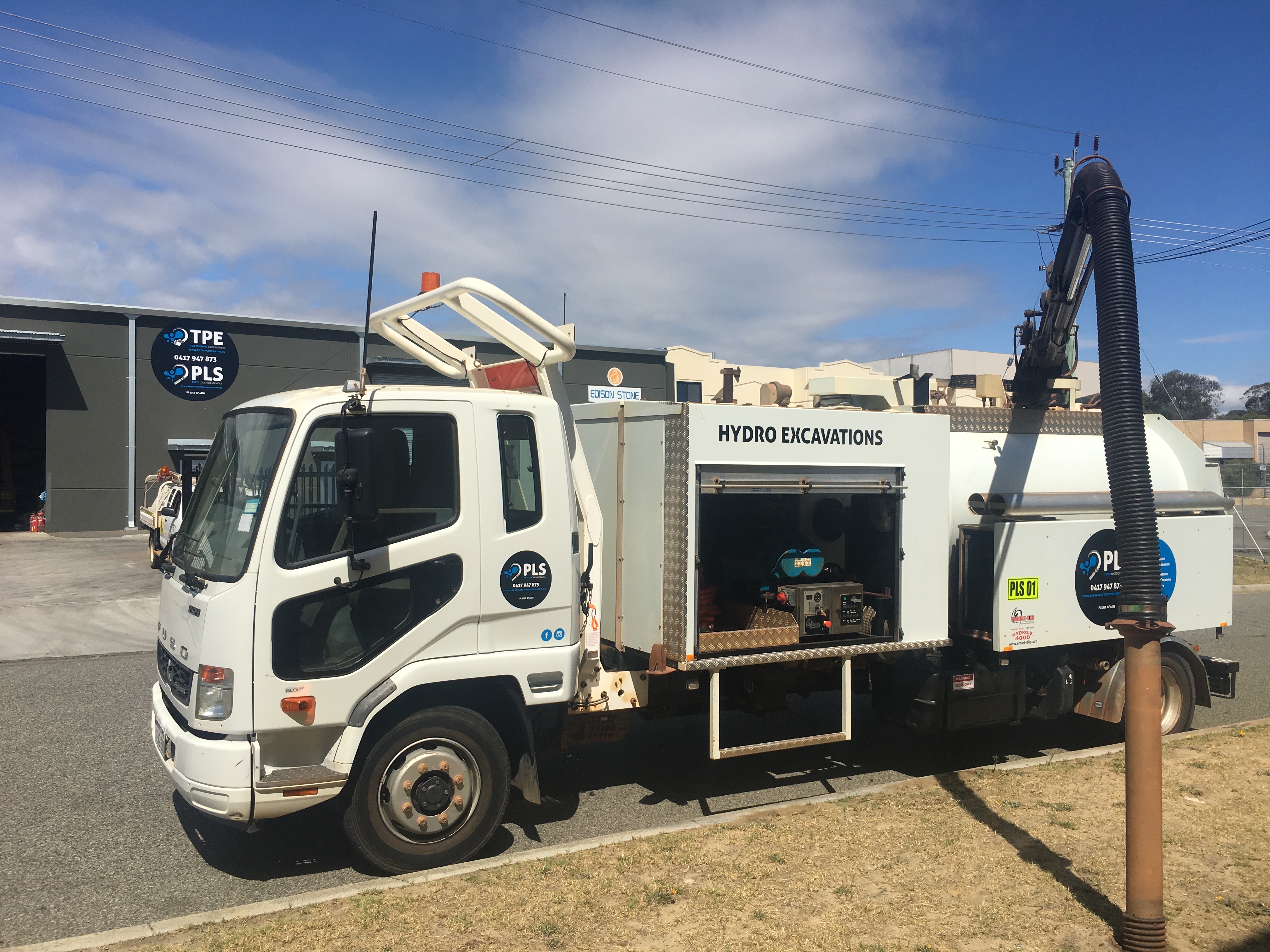 hydro excavation truck