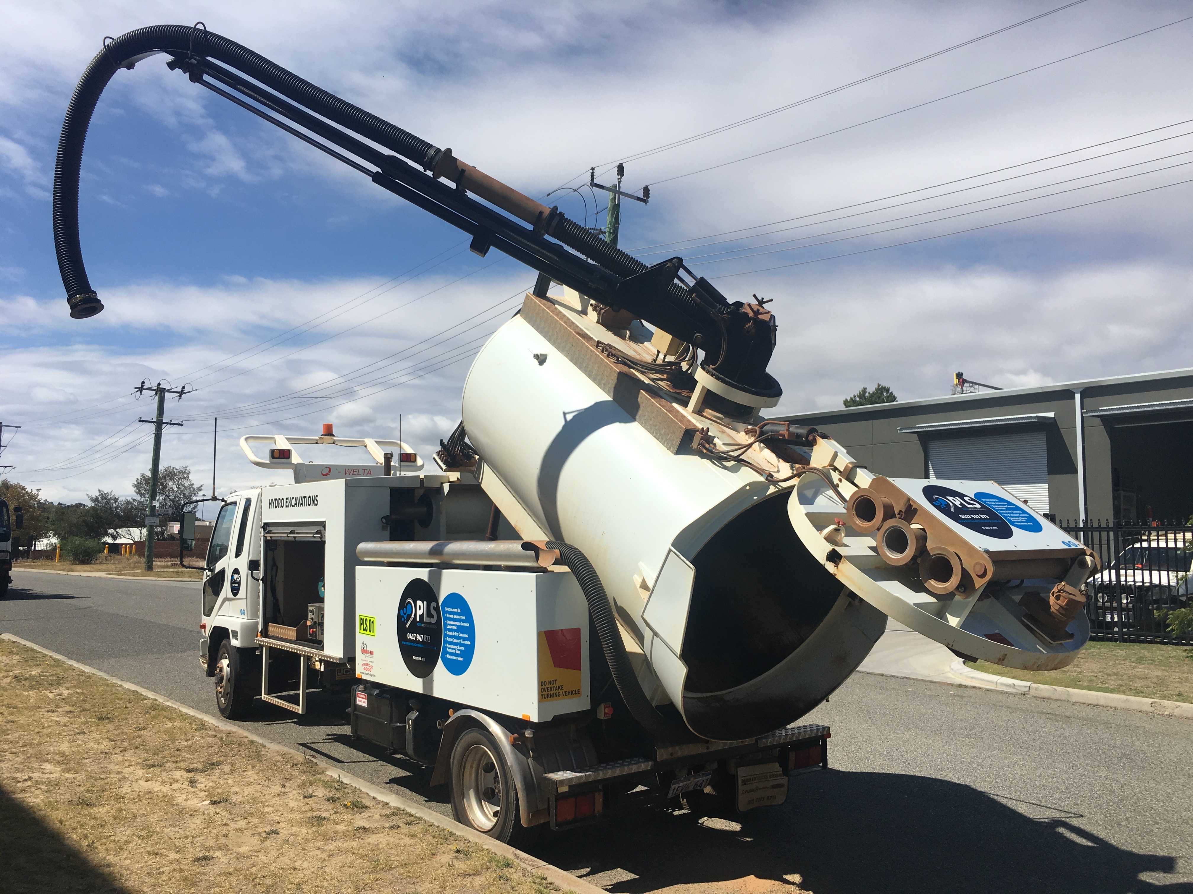 hydro excavation truck